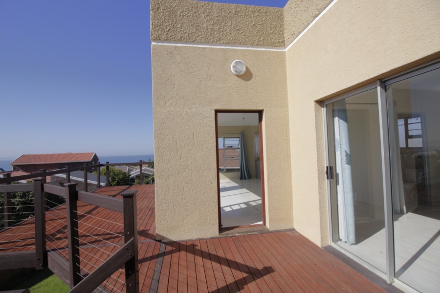 4 Bedroom Property for Sale in Wavecrest Eastern Cape